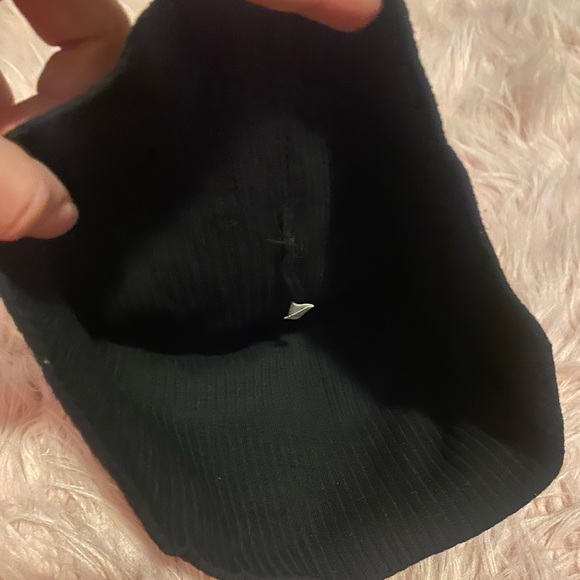 FREE W/ORDER Y2K embroidered beanie/toque - Picture 3 of 4